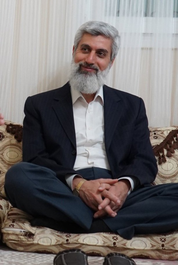 Bir alimin eleştirisini milyonlarca cahilin alkışına tercih ederim.

| Johannes Kepler |