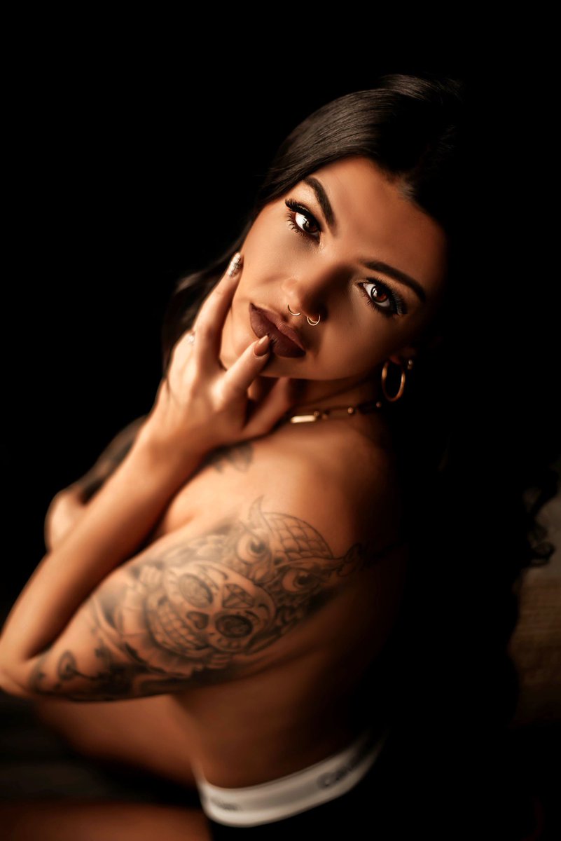 Brooklynn_zee's tweet photo. Today is the last day of round 1‼️ Cast your daily vote! #inkcovergirl @InkMagazine #inkmag https://t.co/EdFRPevffy https://t.co/lB72Bkn3VR
