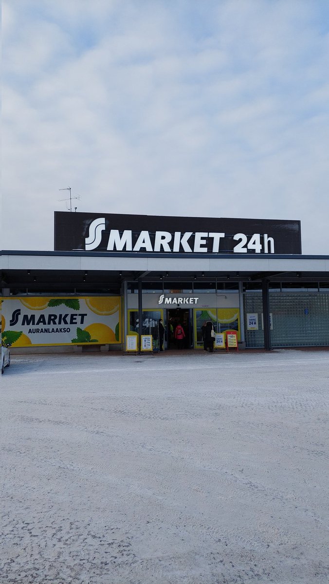 HennaRsnen's tweet photo. Mukava työpäivä, kun pääsin taas mukaan uuden kaupan avajaisiin 💚 S-market Auranlaakso on huippuhyvä kauppa, josta löytyy mm. seuraavaa:
🍣 sushia
🥗 salaattia
🏪 24/7
🚗 ABC Carwash, ABC-lataus ja tankkaus
Plus paljon muuta.
#ässätekoja #turunosuuskauppa https://t.co/zVHysu3tRL