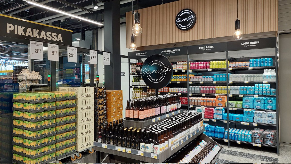 HennaRsnen's tweet photo. Mukava työpäivä, kun pääsin taas mukaan uuden kaupan avajaisiin 💚 S-market Auranlaakso on huippuhyvä kauppa, josta löytyy mm. seuraavaa:
🍣 sushia
🥗 salaattia
🏪 24/7
🚗 ABC Carwash, ABC-lataus ja tankkaus
Plus paljon muuta.
#ässätekoja #turunosuuskauppa https://t.co/zVHysu3tRL