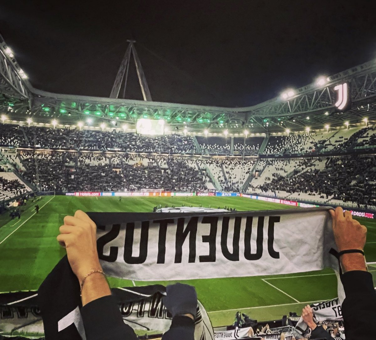 JUV-VER 6Feb
JUV-SAS 10Feb
JUV-TOR 18Feb
Always with you. See you at the Stadium ⚫️⚪️ FREE BEER/DRINK as always at the international pre-game party 🍻🍹 #YourFamilyInTurin