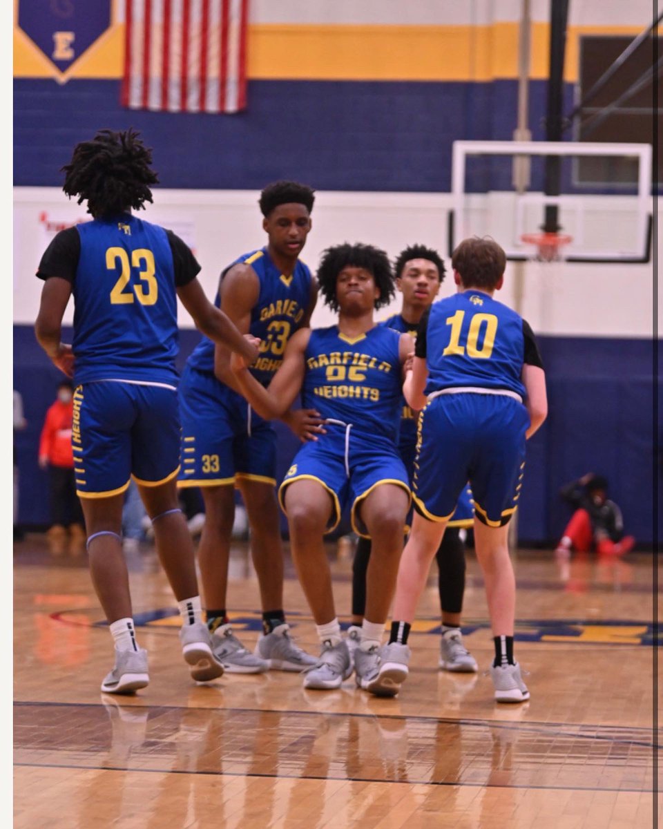 JosephJ2022's tweet photo. My Dawgs 🤞🏽Growth bring change. We working as a team. Don’t count us out. #underdogs https://t.co/9egvlH5AiL