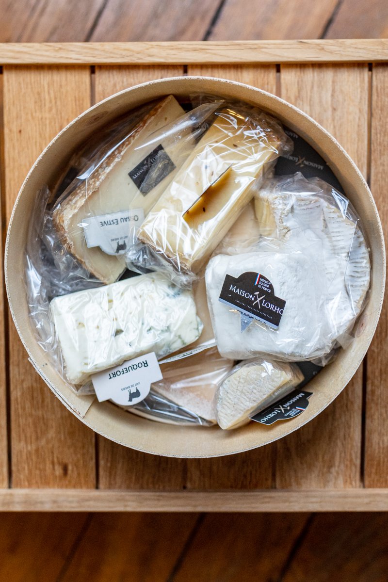 MelleBonPlan's tweet photo. La box "Accords Frappés/Fromages" propose des accords originaux entre des eaux-de-vie de fruits et des liqueurs de la Distillerie #Massenez et des #fromages de la fromagerie artisanale Maison Lorho à #Strasbourg 🤤🧀🍸
👉https://t.co/3LXPmoIC2B
📷@NicolasDiolez https://t.co/Jf2XKxWCX9