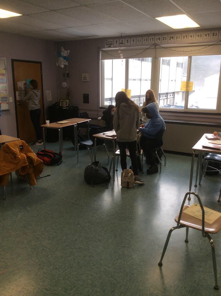 HailWatts's tweet photo. Working on review for our inequalities unit with some team review! #ovvtpride #middleschool https://t.co/cAQZmzuUeB