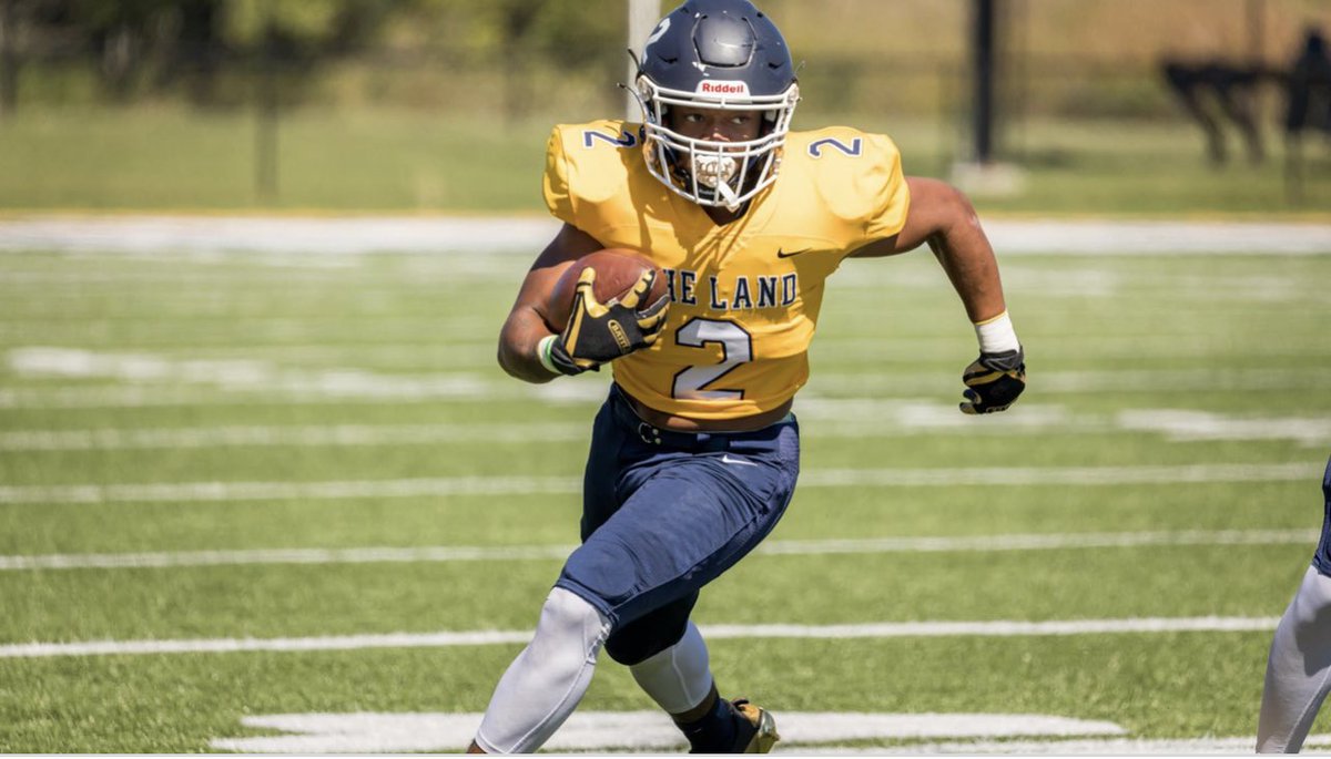 kidd5go's tweet photo. BLESSED TO RECEIVE AN OFFER FROM LAKELAND UNIVERSITY @LakelandWI 🔵🟡… @LUCoachBruton @CoachJohnsonP @JeritRoser @BrennenNormand_ https://t.co/tvYKpi5tuM