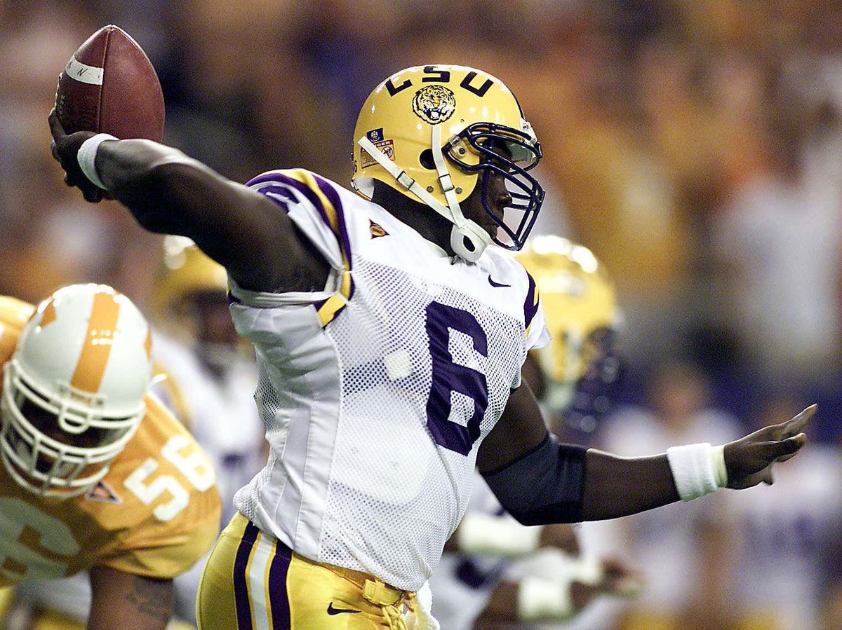G_Sportz's tweet photo. Former LSU standout & New England Patriot QB Rohan Davey will be my guest today at 12 noon on #FanViewLive
-LSU’s signing class 🏈
- Super Bowl predictions
- NFL Coaching changes(Brian Flores)
- Tom Brady calls it a career
Click the link to tune in➡️➡️ https://t.co/bcZrUhkhMW https://t.co/caeDLnCQSW