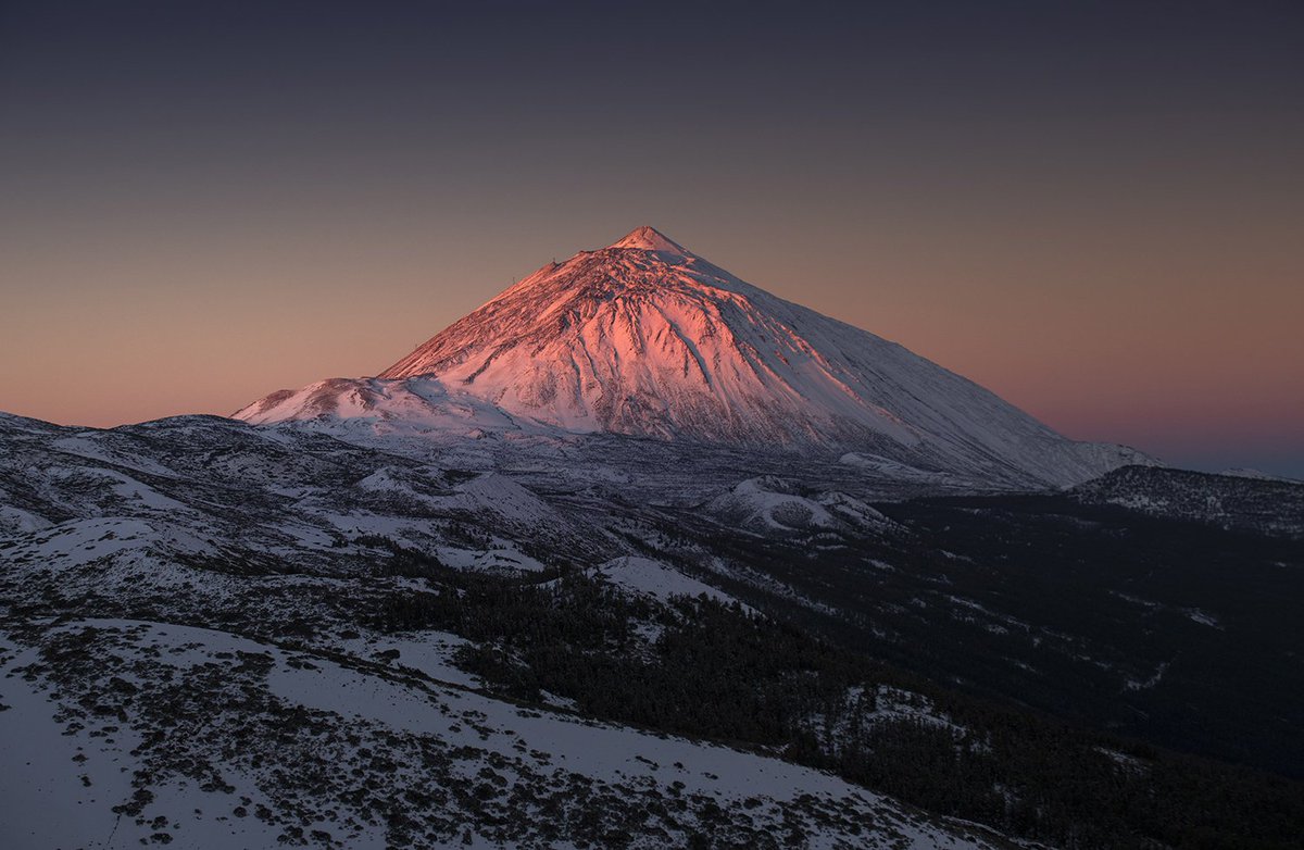 Imanolzuaznabar's tweet image. Vivo enamorado de este lugar, mismas vistas frente al gran Teide 💙