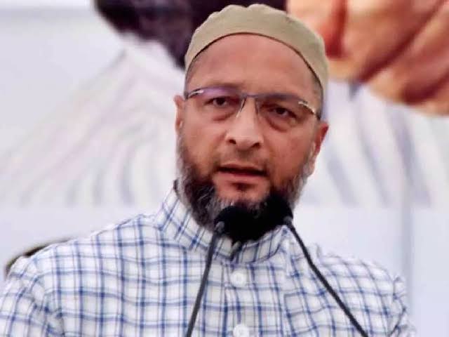sc st obc और minority से हिस्सेदारी से भागीदारी बनती है। <a href="/asadowaisi/">Asaduddin Owaisi</a> जी ब्राम्हण को टिकट दिया यह मुझे भी गलत लग रहा है। इसीलिये 👇
#मैं_वामन_मेश्राम_से_सहमत_हूँ