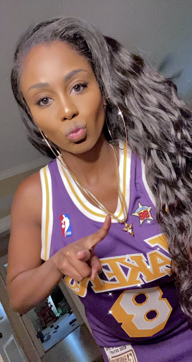 Happy National Women’s Physician Day. Name a more fly, dope a**  doctor than me. I’ll wait….Jk. Love to all the lady docs out there!!! 😘😘