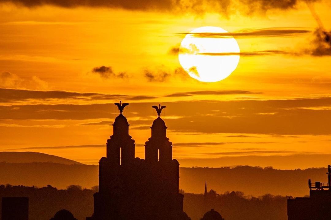 Liver Birds Sunset 🌅 

📸 Ian Bonnell