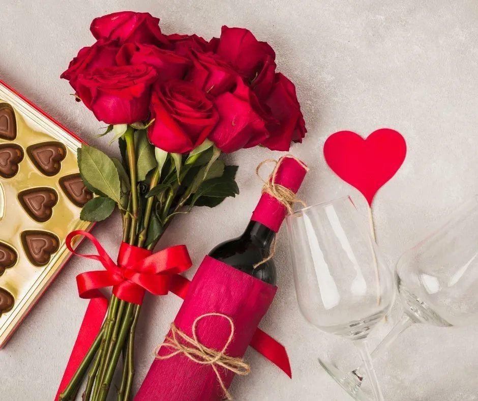 madbattercm's tweet photo. Let us take care of the little romantic touches; like chocolate-covered strawberries, sparkling wine, and a rose! 
https://t.co/JhxFtsD8t2 https://t.co/uWE5gGU8l9