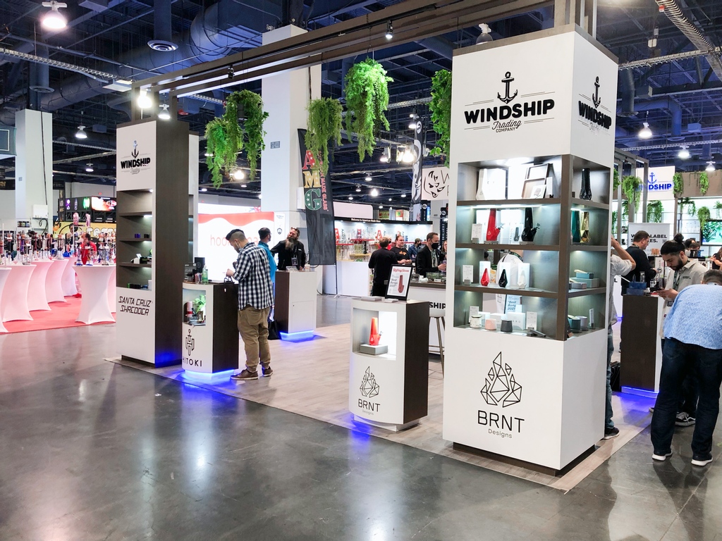 brntgroup's tweet photo. Find us today at @champstradeshow at the @WindshipTrading booth! We have on hand our soon-to-drop new hexagon colors. #cannabisindustry #cannabiscommunity https://t.co/pABDym5ftR