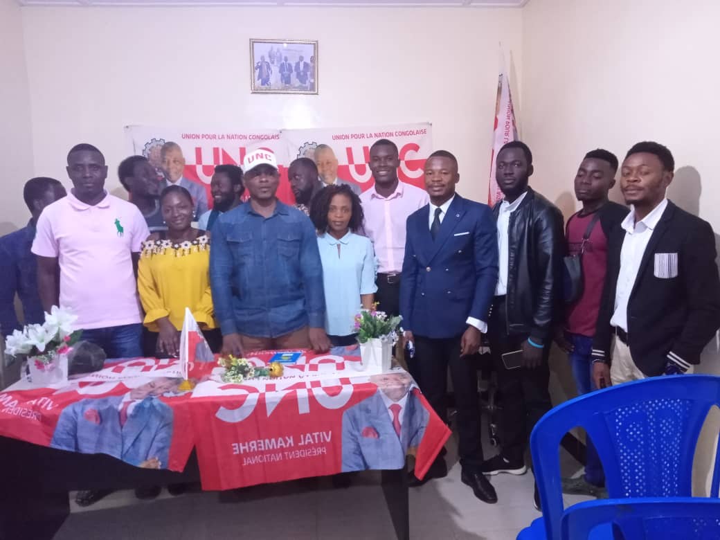 P_rdcOfficielC's tweet photo. 🔴INTERF.DES JEUNES.
Ils etaient en réunion strategique Ce Jeudi 03/02/2022 Sous l'autorité du President Adj #Reddy #MUGEBE Afin organiser Le Comité Des Jeunes Ville de Kolwezi
🧶Ilya eu des nouveaux membres  qui ont adherés à l'UNC @VitalKamerhe1 #CAP2023 https://t.co/92i3V9G4C9