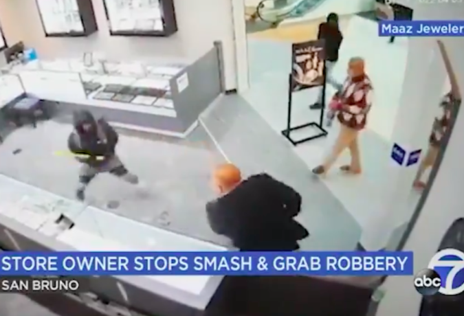 MSLF's tweet photo. It's do-it-yourself security and personal protection in Biden's America.
California Smash-And-Grab Robberies Stopped By Gun-Toting Business Owners: https://t.co/FH9b82aD7B via @guntruth
#2A #2ndamendment #crimewave2022 #crimewave #California #copolitics #2Alaw https://t.co/Xz4Qgk5HBO