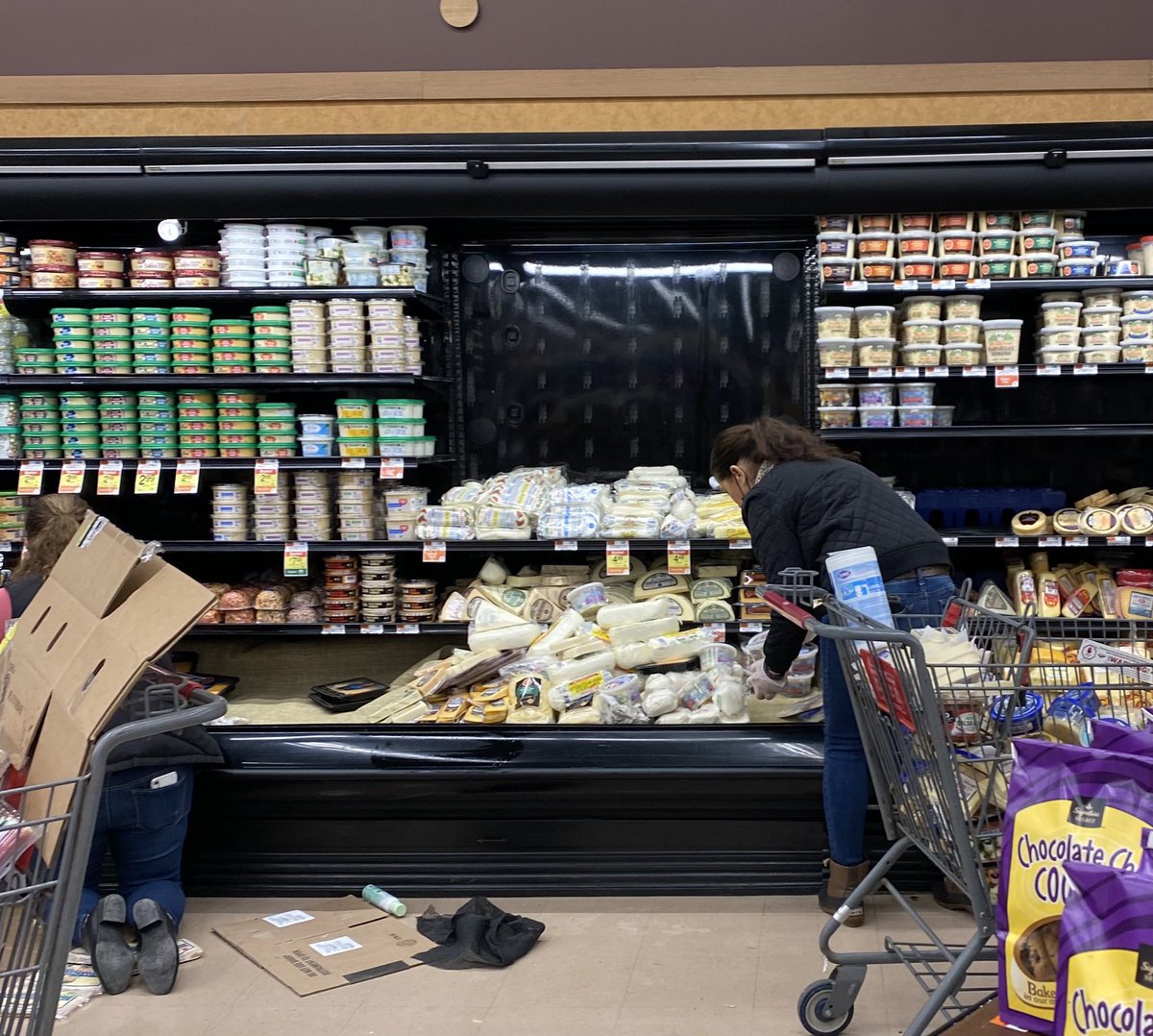 BREAKING: the cheese shelf has collapsed at the Acme on Oregon Ave
