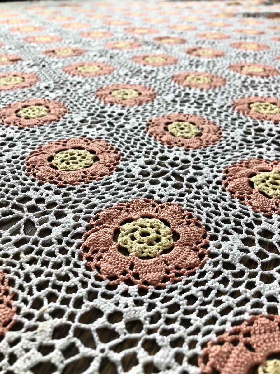 beezyandco's tweet photo. This vintage floral granny square crochet tablecloth cloth is just stunning 🤩 it’s available on @Etsy at BeezyAndCo - link in bio #vintage #etsy #etsycanada #homedecor #homemade #floral #floralart #Grannyloved #tabletop #tablecloth #crochet #HonkHonk #thursdayvibes #etsyhandmade https://t.co/4YgHidTk5b