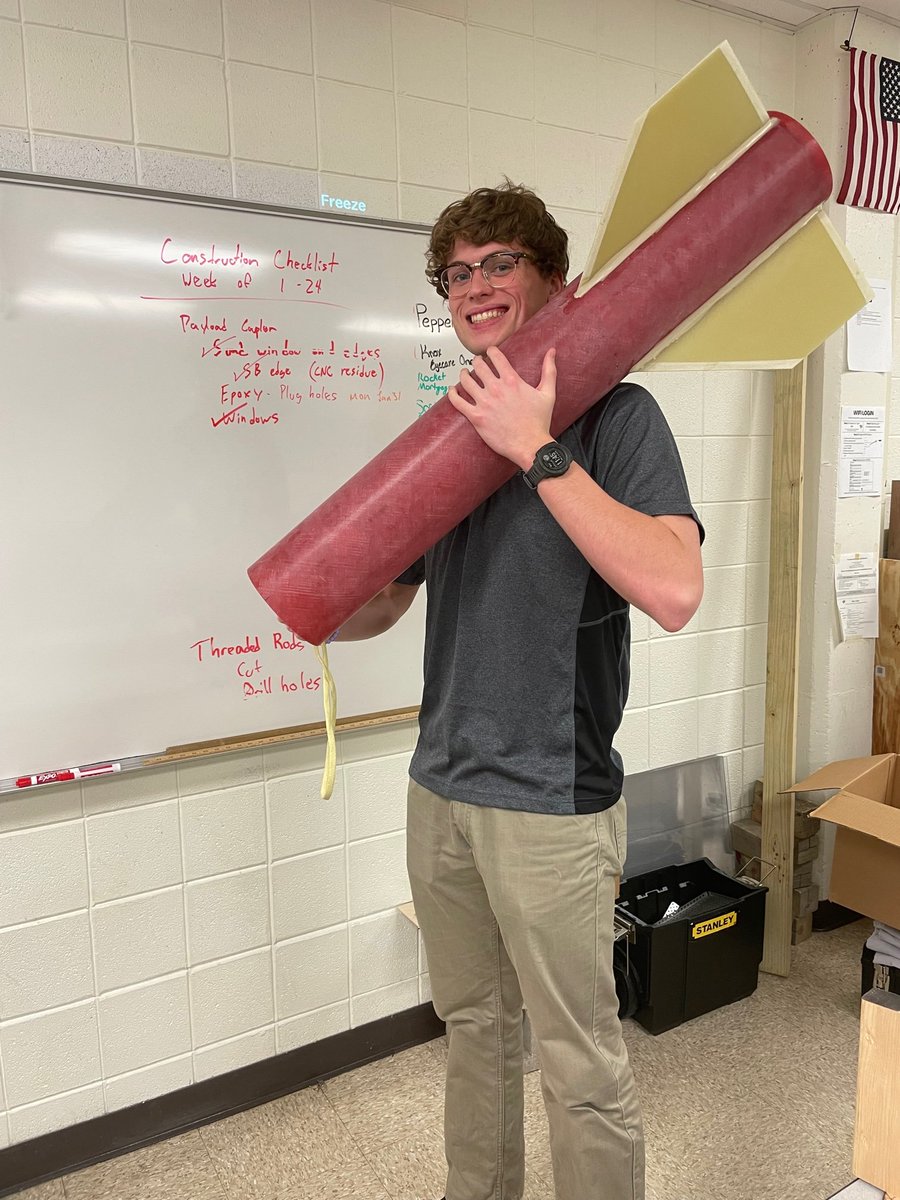 CFHSRocketClub's tweet photo. Celebrating the birth of our booster section with a family photo! #studentlaunch https://t.co/5kcOUX5zgN