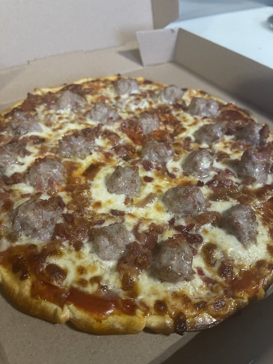 KwikPizza's tweet photo. Linn, Mo you have been asking for some pizza!!!  We are excited to visit!!  Thanks to our friends at Linn Thriftway for having us.

Saturday, February 5
12-8PM
Linn Thriftway
318 W. Main Street

Call us at 573-645-1894 to order or stop by our truck window. https://t.co/dIiD9j3LgW