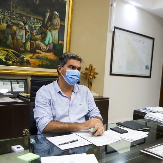 jmcapitanich's tweet photo. Junto a Marcelo Bodnarcuk, intendente de Chorotis, repasamos la agenda de obras para este año, como el fortalecimiento del servicio de agua y las remodelaciones en el centro de salud para mejorar el nivel de atención médica que reciben las vecinas y vecinos. https://t.co/yHUHSeEteF