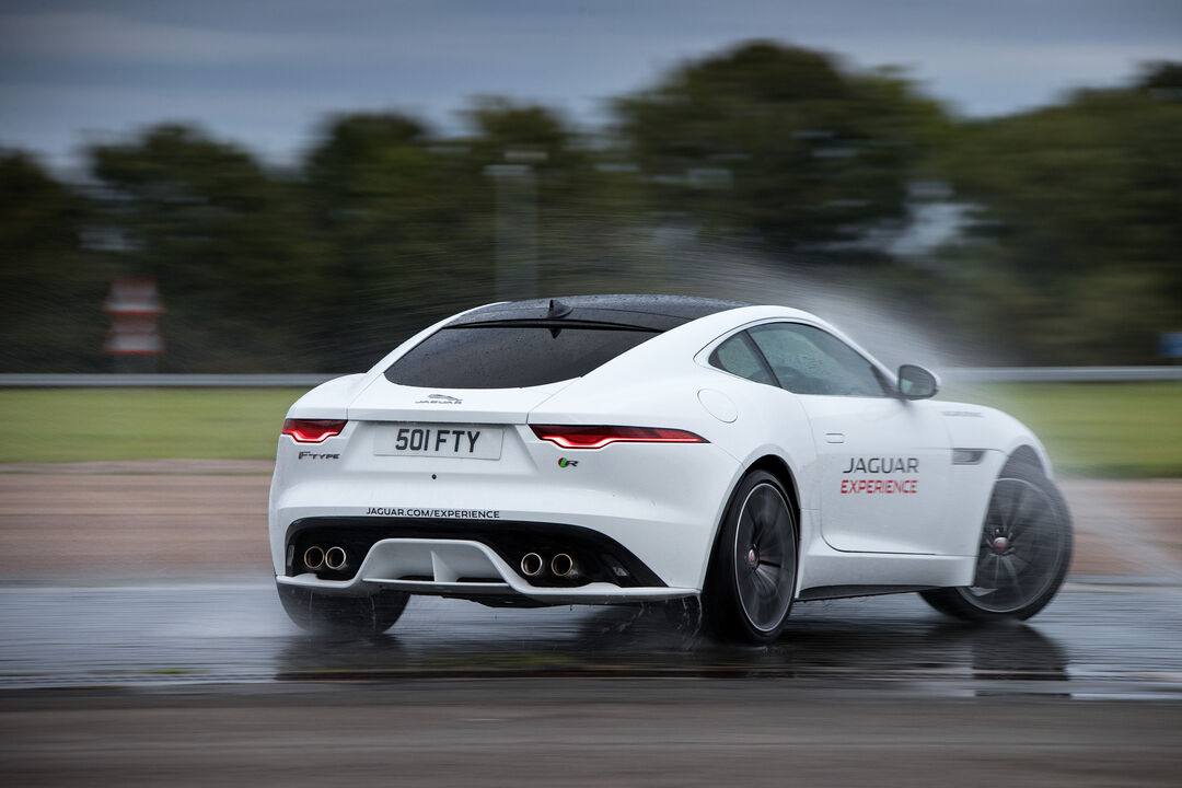 Only 126 days until our first track day of 2022 and slots are filling fast. 

If you would like to book an experience or have a voucher to use -book now

bddy.me/3oppyZz

#jaguar #jaguarexperience #jaguartrackexperience #jaguardriveexperience #trackday