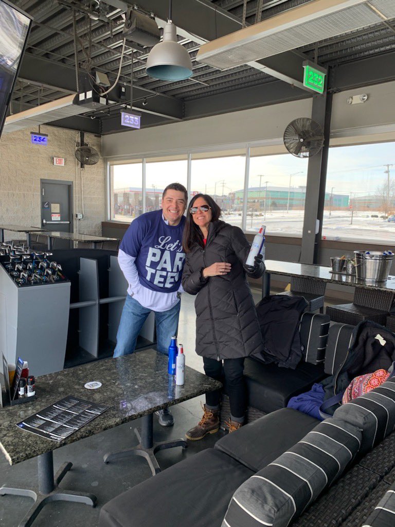 HeatherBright1's tweet photo. Top golf with the top division. Let’s go Ohio/PA.#bickfordfr22 https://t.co/CZjgqEoFUi