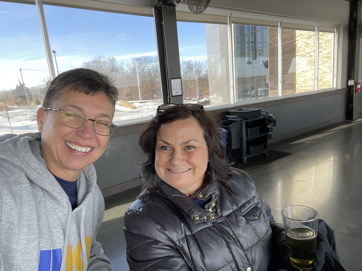 HeatherBright1's tweet photo. Top golf with the top division. Let’s go Ohio/PA.#bickfordfr22 https://t.co/CZjgqEoFUi