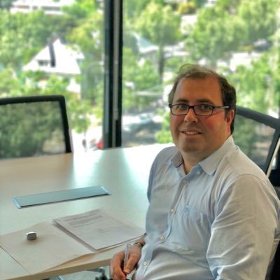 Juristanloqcido's tweet photo. Cuando tengas que reimprimir toda la legislación laboral acuérdate de este diputado del PP que se equivocó al pulsar un botón https://t.co/RupRdqyTSV