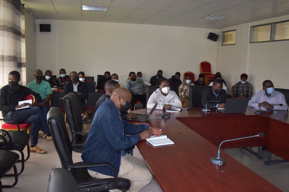 NyabihuDistrict's tweet photo. Igikorwa cy'iminsi ibiri kigamije gusuzuma ishyirwamubikorwa ry'#Imihigo mu Karere ka #Nyabihu, cyakozwe n'itsinda riturutse kuri @RwandaWest riyobowe na PES, @UwambajemariyaF cyashojwe ku wa 03/02/2022, hatangwa inama yo gushyira imbaraga aho bitameze neza.
@RwandaLocalGov https://t.co/Pbnx2Ij0G2