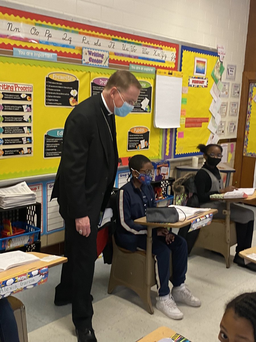 ICSBronx's tweet photo. What a special day at ICS! We were visited by Bishop Whalen and Mr.Vitiello! Come back soon! Happy Catholic Schools Week! @NE_BronxADNY @ArchNY_Schools @MichaelDeegan10 https://t.co/OTz9aNcKaw