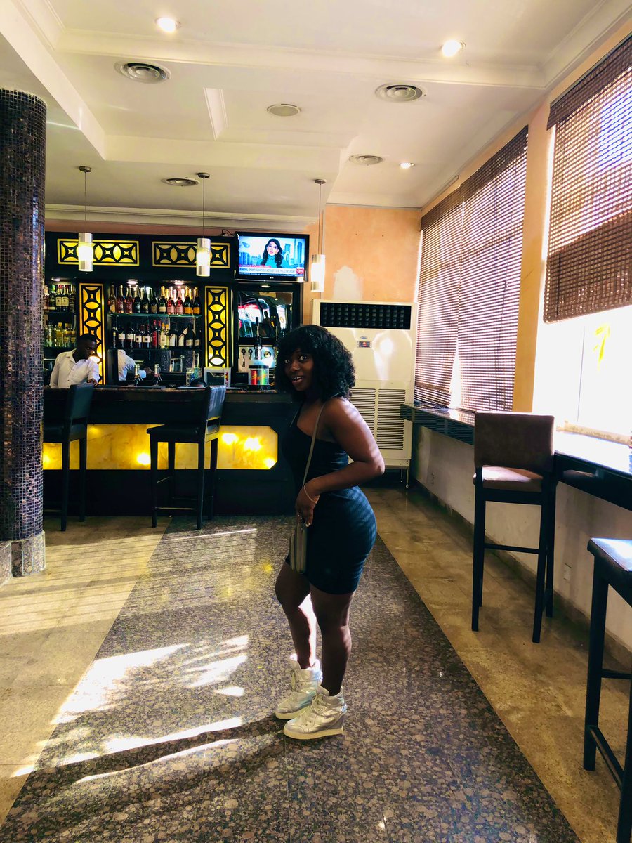 MBimps's tweet image. Melanin dripping goodness🥰🥰