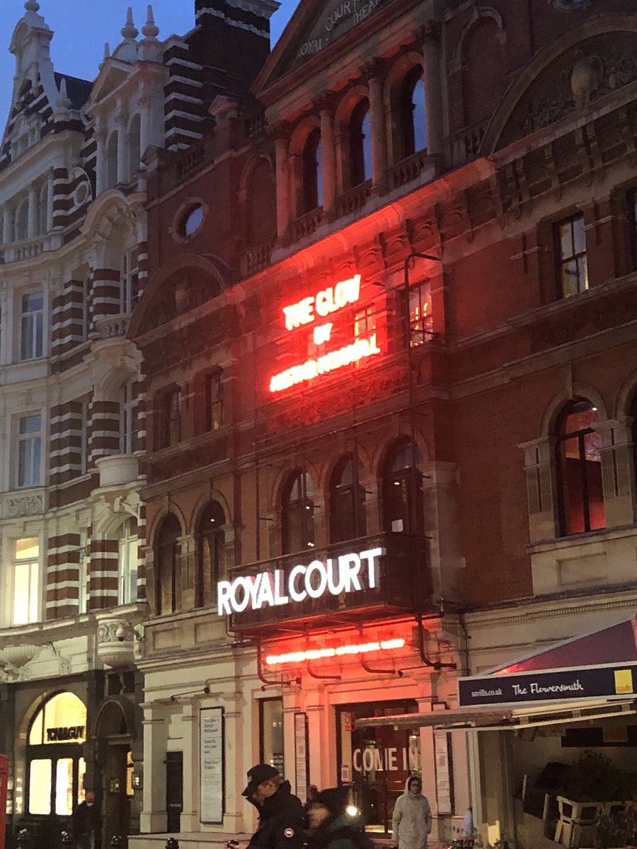 westwooddench's tweet image. To the mysteries of THE GLOW at the Royal Court with Sir @VRosec! Yet another masterclass in precision &amp;amp; passion from Lady @RakieAyola 🎭❤️🙌 Also temporarily starring the LEGEND that is Lady @Connie_Oak behind those eerie walls!!! 🙌🙌🙌🙌🙌🙌🙌