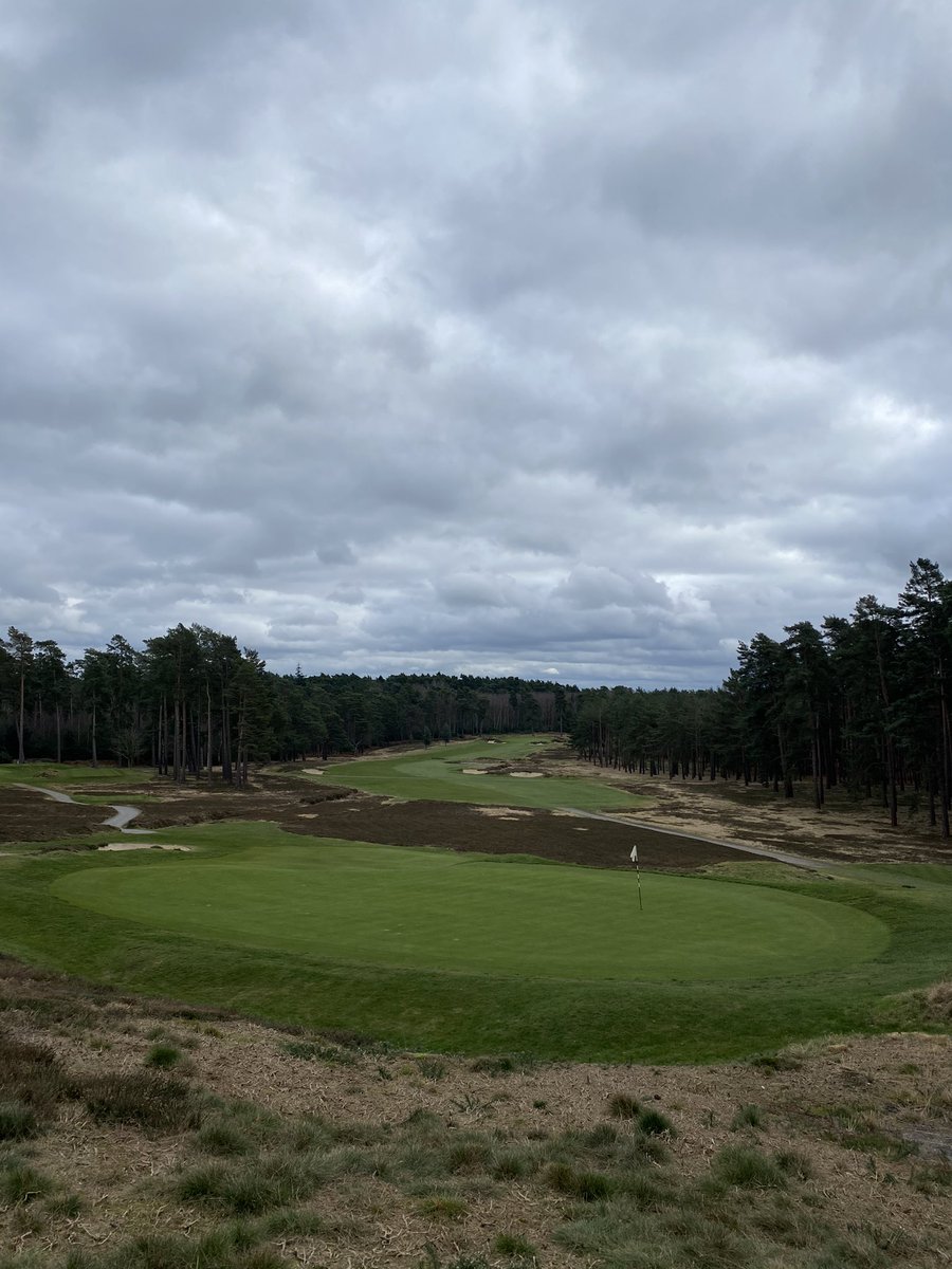 Wonderful day playing with @ComputacenterUK customers with <a href="/Gblackmann/">Georgina Blackman</a> what a place #swinleyforestgolf is thanks for looking after us. 

#magic @ComputacenterUK