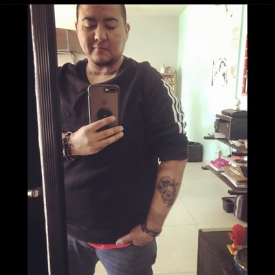 royega's tweet photo. #NuevaFotoDePerfil https://t.co/hyJaTri4Kf