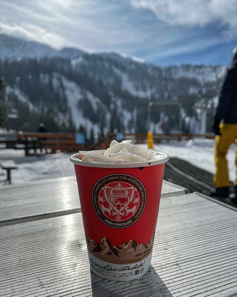 dontpanix's tweet photo. Nothing beats a hot chocolate with a view to warm you up between runs. Pro tip: get half coffee and half hot chocolate! ⛷🎿☕️

Are you a marshmallow or whipped cream topper?  Comment below⤵️

#theHungrySkipper #skiing #skiingislife #hotchocolate #hotc… https://t.co/uFlYqRT8HV https://t.co/Kmwjo3Gb1R