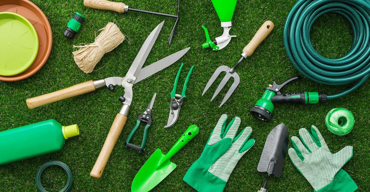 Stock up for the spring: These landscaping tools are must-haves for your growing business. buff.ly/3JEzPKd