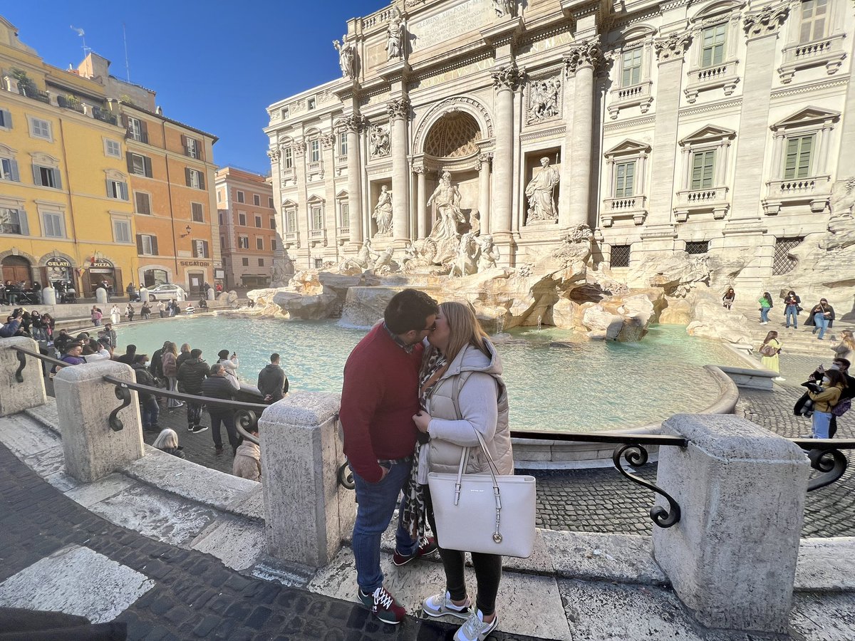LauraLC93's tweet photo. R O M A 🇮🇹 https://t.co/EvgavT565j