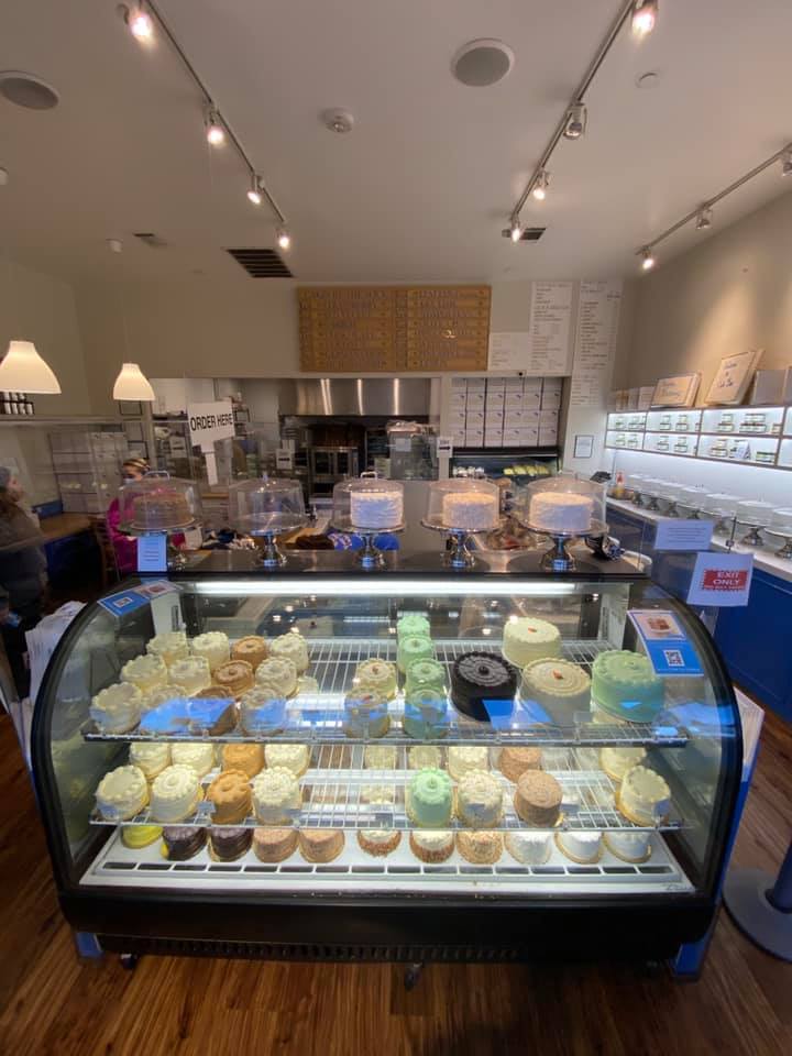 YOLO_TX's tweet photo. You make life fun-fetti! 🎉
• The #YOLOTX crew is having cake and eating it too at the #CakeBarTrinityGroves. 🍰
• Located in Dallas, #CakeBar is a bakery where customers can enjoy traditional southern style cakes made from scratch! 🎂
#yolotx #yolotxinspired #cakebar https://t.co/FIFppOBr1e