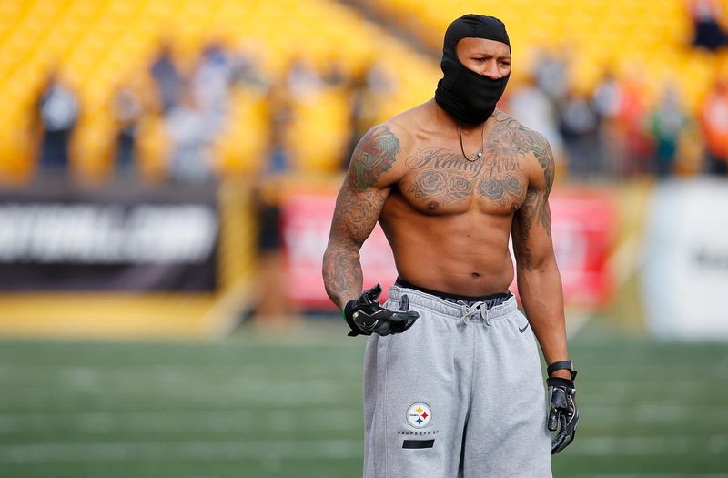 MrNoFollowers2's tweet photo. We really had Ryan Shazier and TJ Watt (rookie) on the same team. 

If Shazier doesn't get hurt oh my God. https://t.co/cmAhFB7q7g