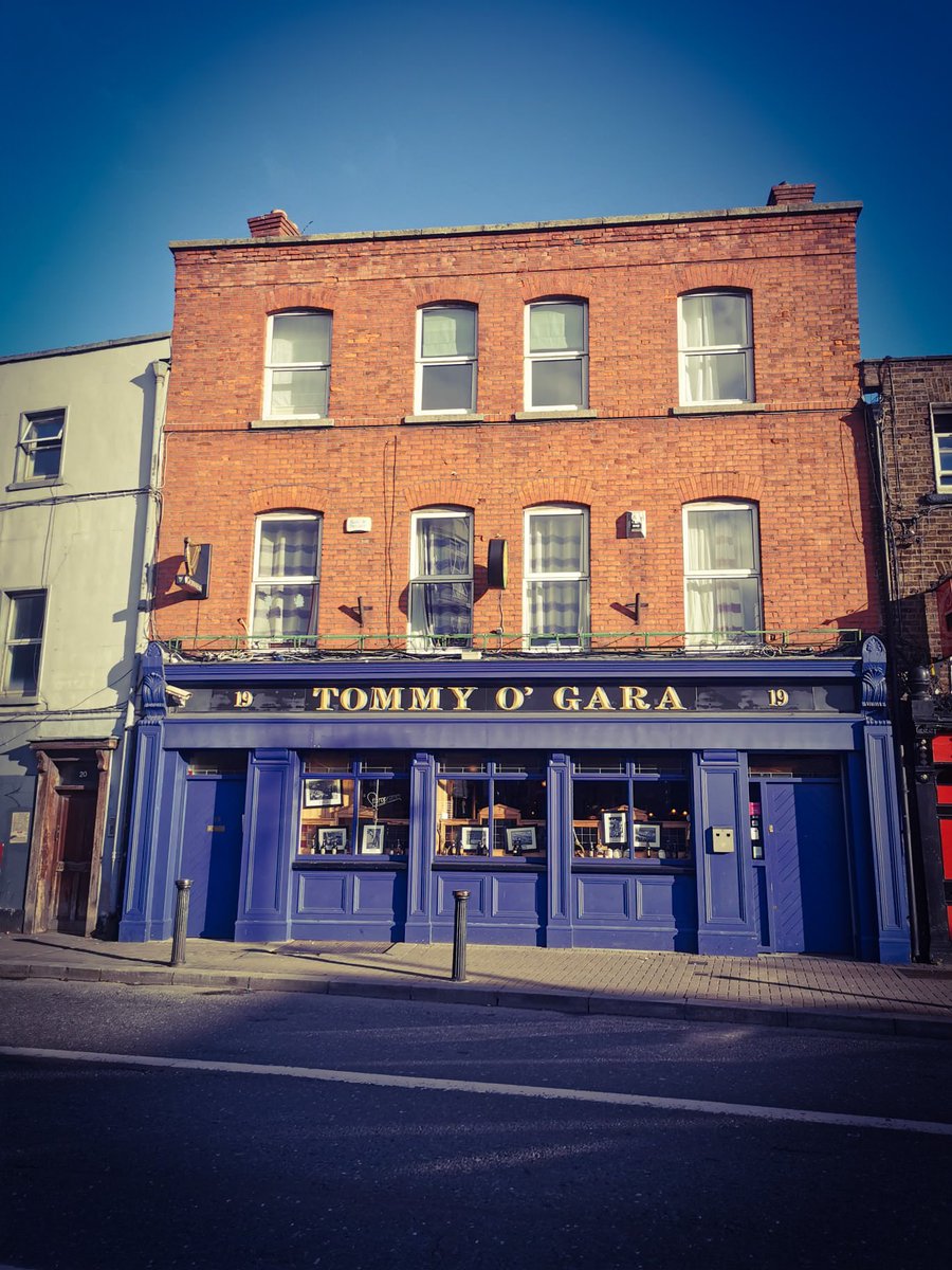 Tommy O’Gara’s  7.5/10

A fine traditional pub on the ground floor of a three story red brick in the middle of the hipster paradise that is Stoneybatter. From the second you walk in until the second you leave, you are transported out of Dublin to an old school Irish boozer ☘️
