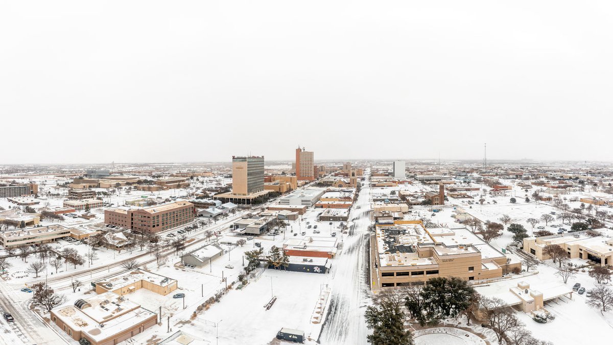 KCBD11's tweet photo. WOW! Downtown Lubbock sure does look pretty in the snow...

📸: Mark Umstot Photography https://t.co/MIB4V955mi
