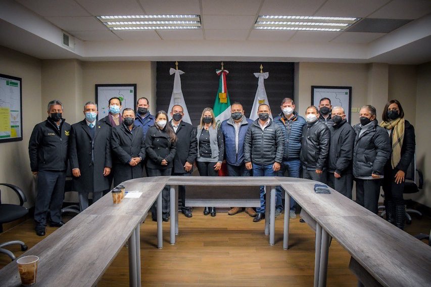 normaltrevino's tweet photo. En reunión de trabajo con integrantes del Colegio de Notarios del distrito Río Grande que preside el Lic Hermilo Ramos.
#PiedrasNegras #SomosTodos https://t.co/YjW7kvnoMw