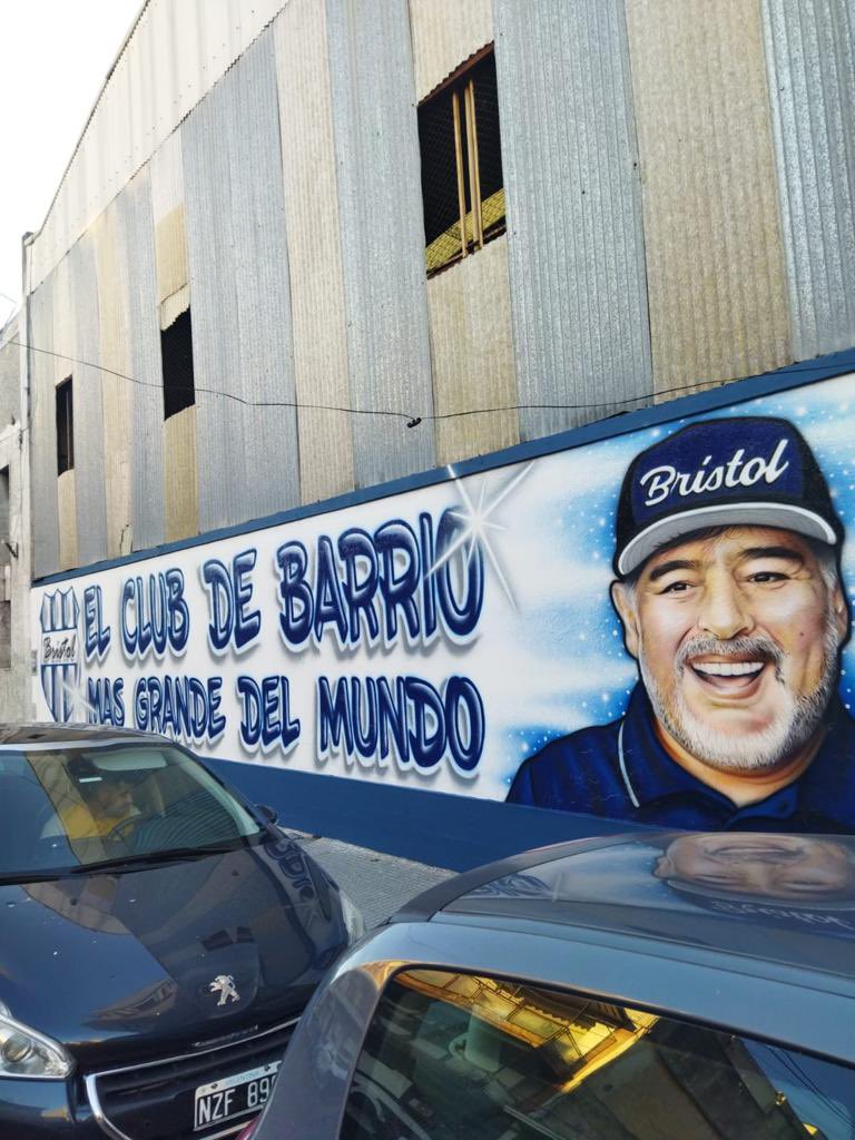 Me emociona el mural del Club Bristol de Parque Patricios en homenaje a Pelusa.  En <a href="/BristolOficial/">ClubBristol</a> brillaron Gaspar Iñiguez, Gabriel Florentin (joyas de #AAAJ) <a href="/aguerosergiokun/">Sergio Kun Aguero</a> <a href="/AngelCorrea32/">Angel Correa</a> <a href="/totosalvio8/">Eduardo Toto Salvio</a> entre otros.