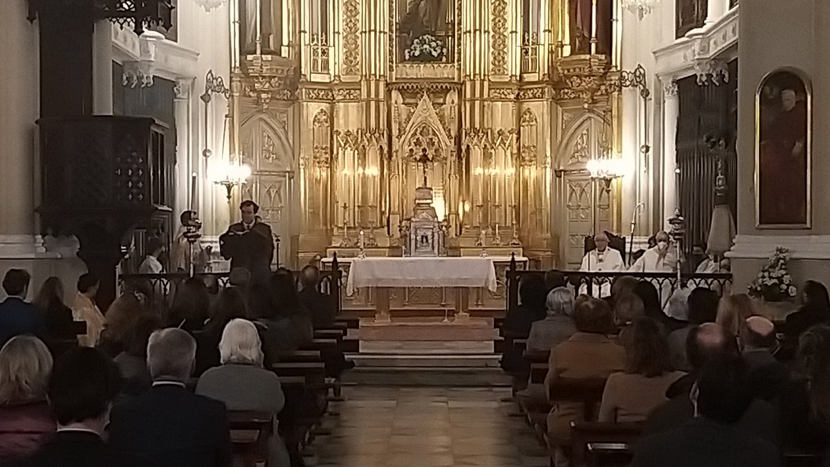 CEUAndalucia's tweet photo. Con la celebración de la Santa Misa en la capilla del @ColEsclavasSvq presidida por @ArzobispoSaiz se da por concluida la XV edición de las Jornadas Católicos y Vida Pública #JCyVP de Sevilla https://t.co/JrfIhOWhB7 https://t.co/7g7kA896de