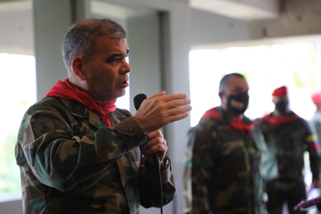 PrensaFANB's tweet photo. GJ @vladimirpadrino: " Estamos retomando el espíritu de lucha del Comandante Supremo Hugo Chávez en esa metódica de las 3R y en el marco de esta actividad resaltamos la R del Renacimiento". https://t.co/bWJ7wXILF5