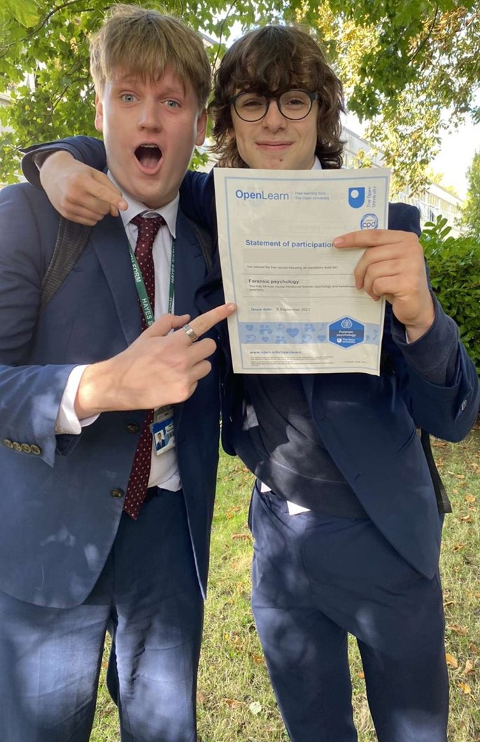 HayesSecondary's tweet photo. 🤩Year 13 psychology students collecting their @OpenUniversity accreditation in Forensic Psychology! 🎓🤔
#WiderLearning #ExcellenceThroughEndeavour #psychology https://t.co/LcXdM1O0H4