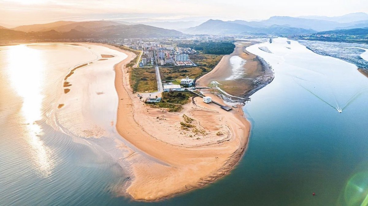 Postureo_CANT's tweet photo. No es por presumir, pero lo de Cantabria es una locura 🥰

📍 El Puntal de Laredo

📷 IG mark_llorens https://t.co/UG5dYSwXdu