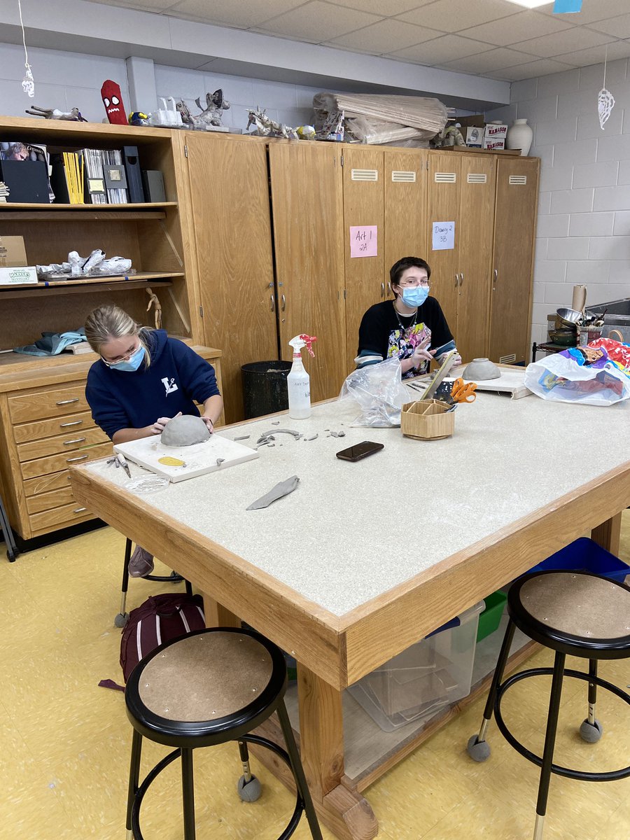 Day 2 of #emptybowls making! Way to go to these 5 #craftycolonels