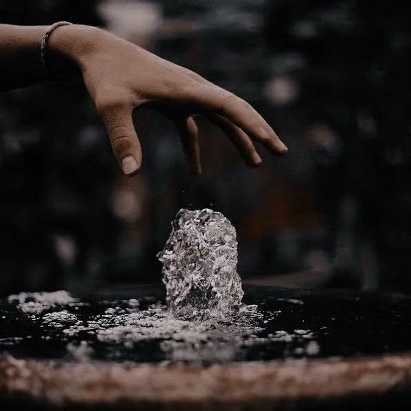 Whittaker_2007's tweet photo. 𝐓𝐫𝐞𝐢𝐧𝐨 𝐝𝐞 𝐏𝐨𝐝𝐞𝐫𝐞𝐬 | 𝐀𝐩𝐨𝐥𝐨 𝐪𝐮𝐞 𝐦𝐞 𝐩𝐞𝐫𝐝𝐨𝐞 | 𝐅𝐢𝐧𝐚𝐥 𝐝𝐚 𝐓𝐚𝐫𝐝𝐞 

Peter havia marcado um treino com Anon, não teve muito contato com ele, mas já haviam se visto por aí. 

Por isso, resolveu marcar um treino com o filho de Apolo. [+] https://t.co/MfFVYUKmn8