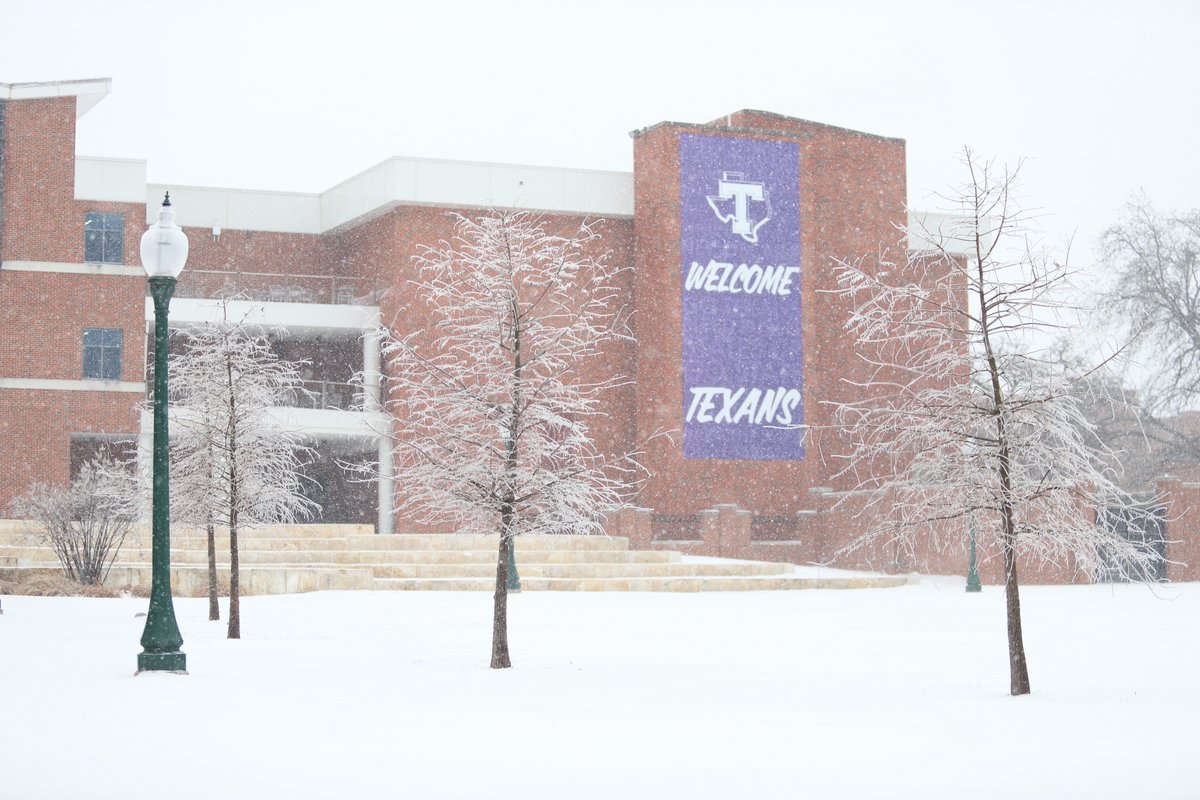 TarletonState's tweet photo. Let it snow, let it snow, let it snow! ❄️ https://t.co/0cVOzbWwXX