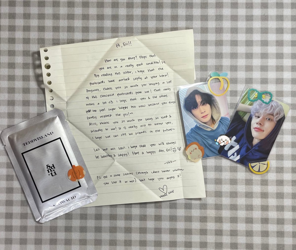 neoscIoud's tweet photo. . . . #erimails 💌
꒰ from: @iliosist ꒱

hi ilio! (＞ω＜）
the slowacid pcs are finally here at my address after travelling around for so long HSHDJDJ thank you so much for accommodating me even though im not from ina and for being the NICEST :(

— #iliosistproofs ♡ https://t.co/kAov59Uo5r